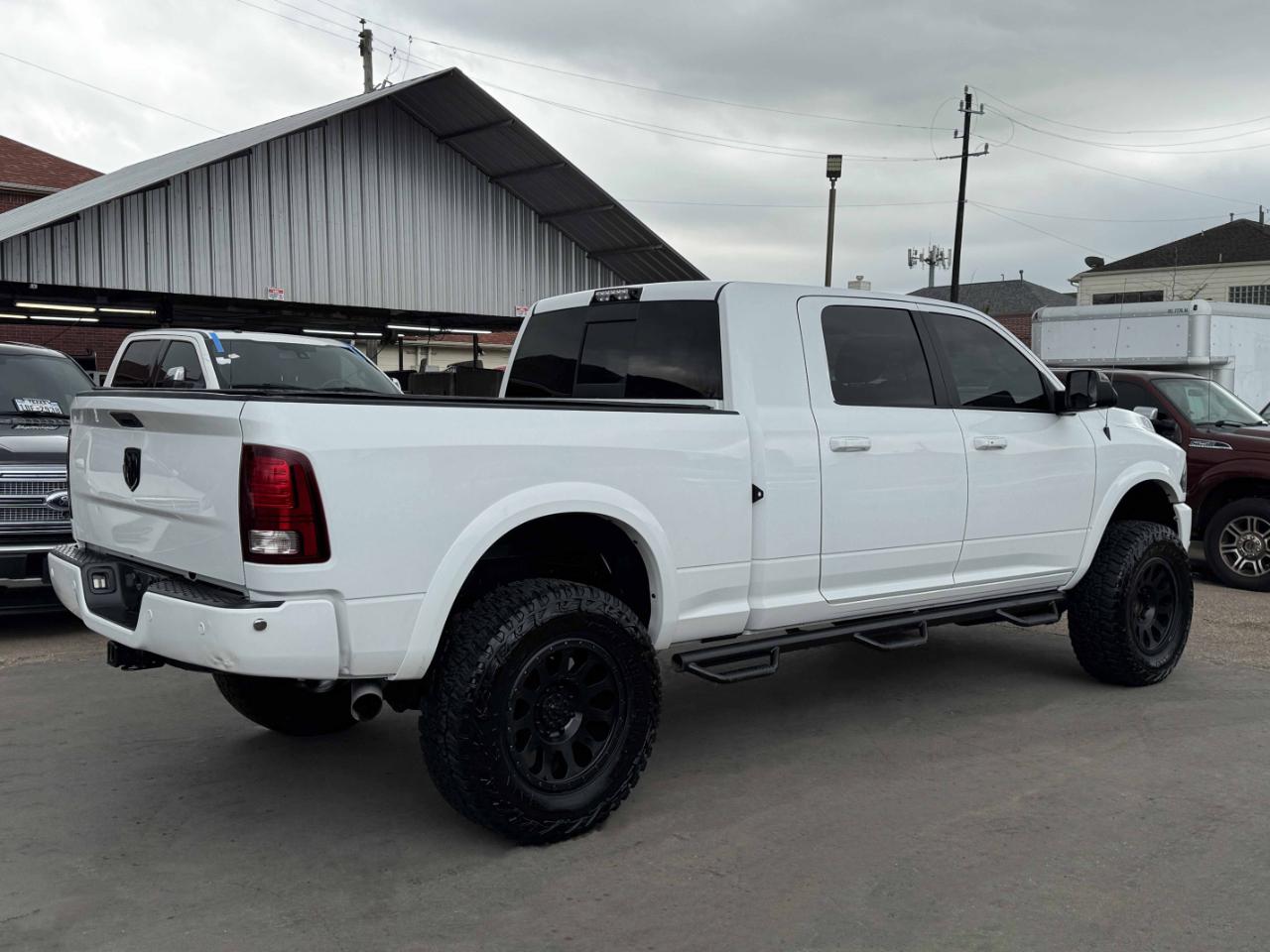 RAM 3500 Laramie Mega Cab 4WD 2016