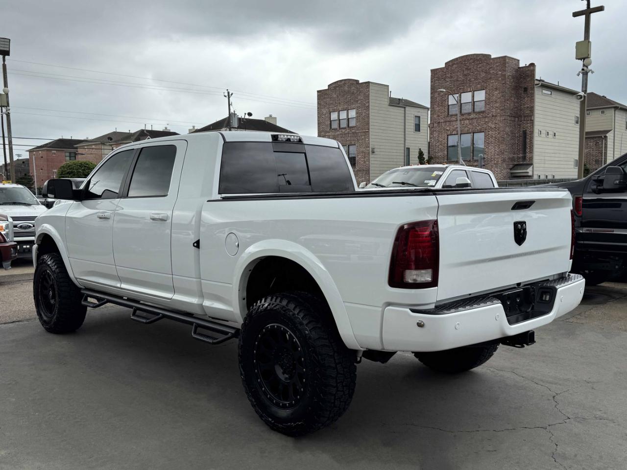RAM 3500 Laramie Mega Cab 4WD 2016