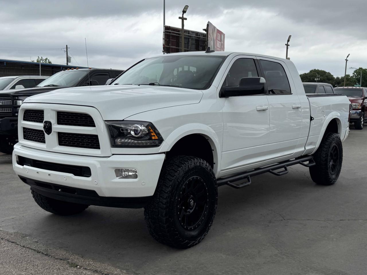 RAM 3500 Laramie Mega Cab 4WD 2016