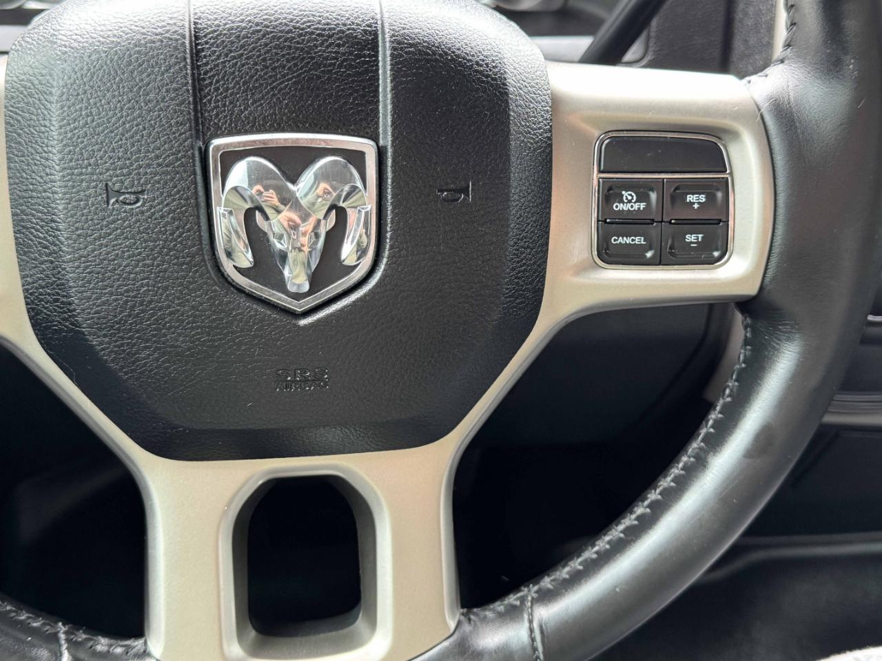 RAM 3500 Laramie Mega Cab 4WD 2016