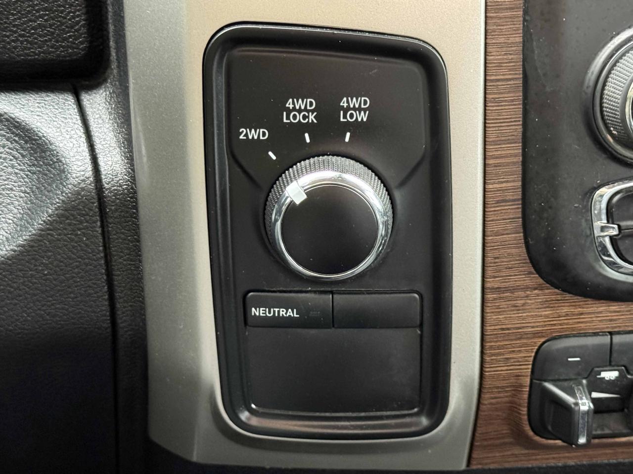 RAM 3500 Laramie Mega Cab 4WD 2016