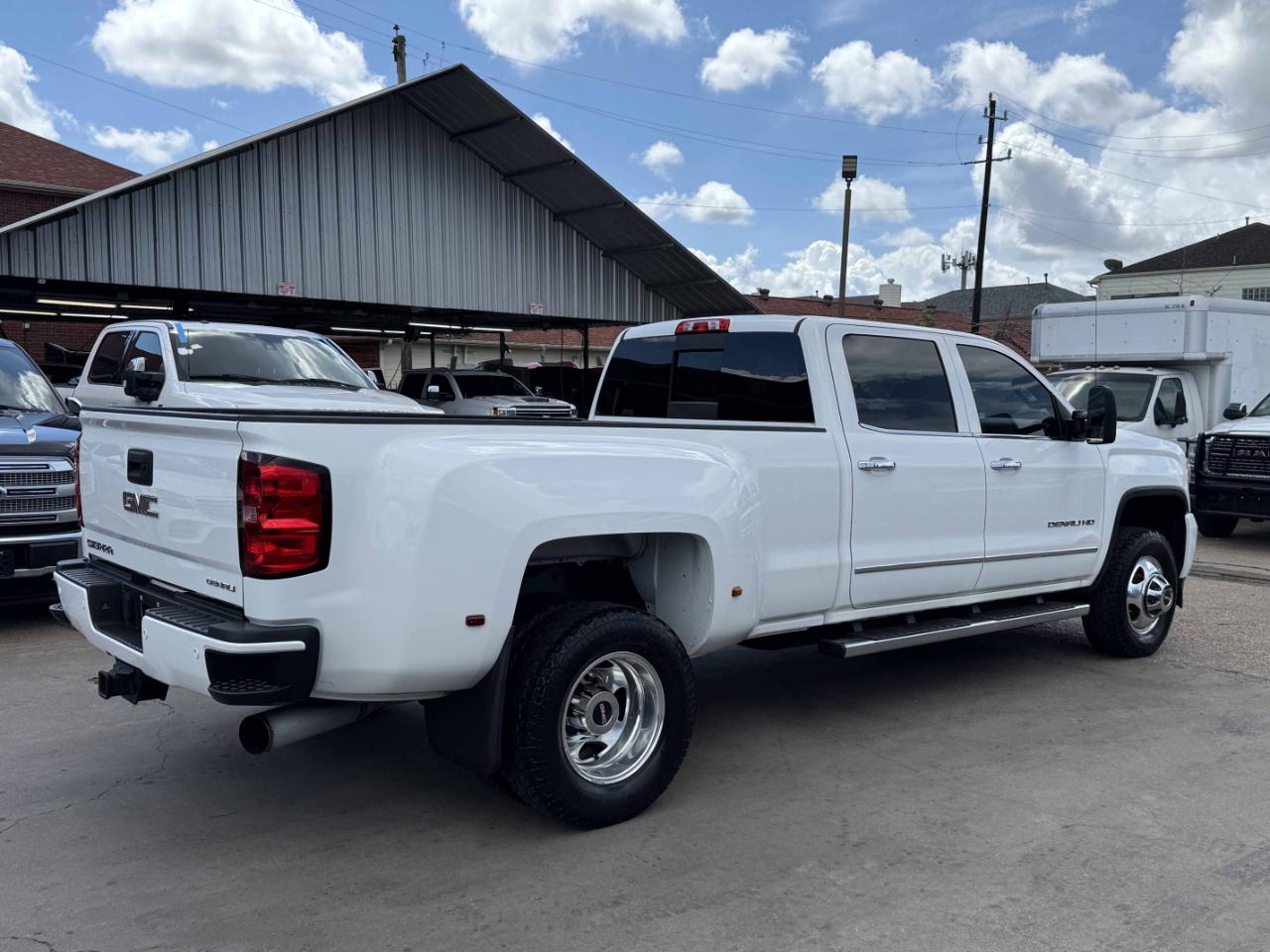 GMC Sierra 3500HD Denali Crew Cab 4WD 2015