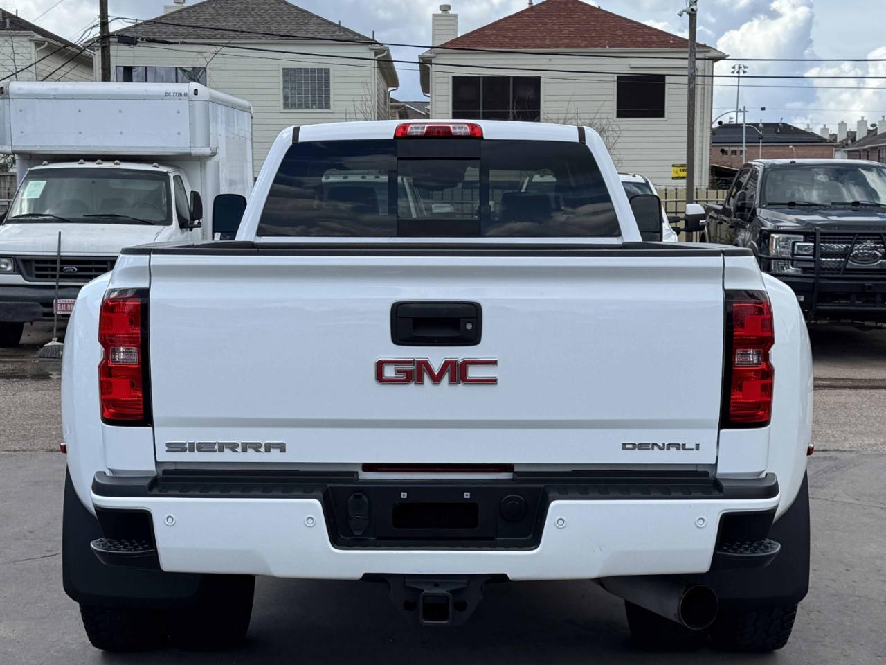 GMC Sierra 3500HD Denali Crew Cab 4WD 2015