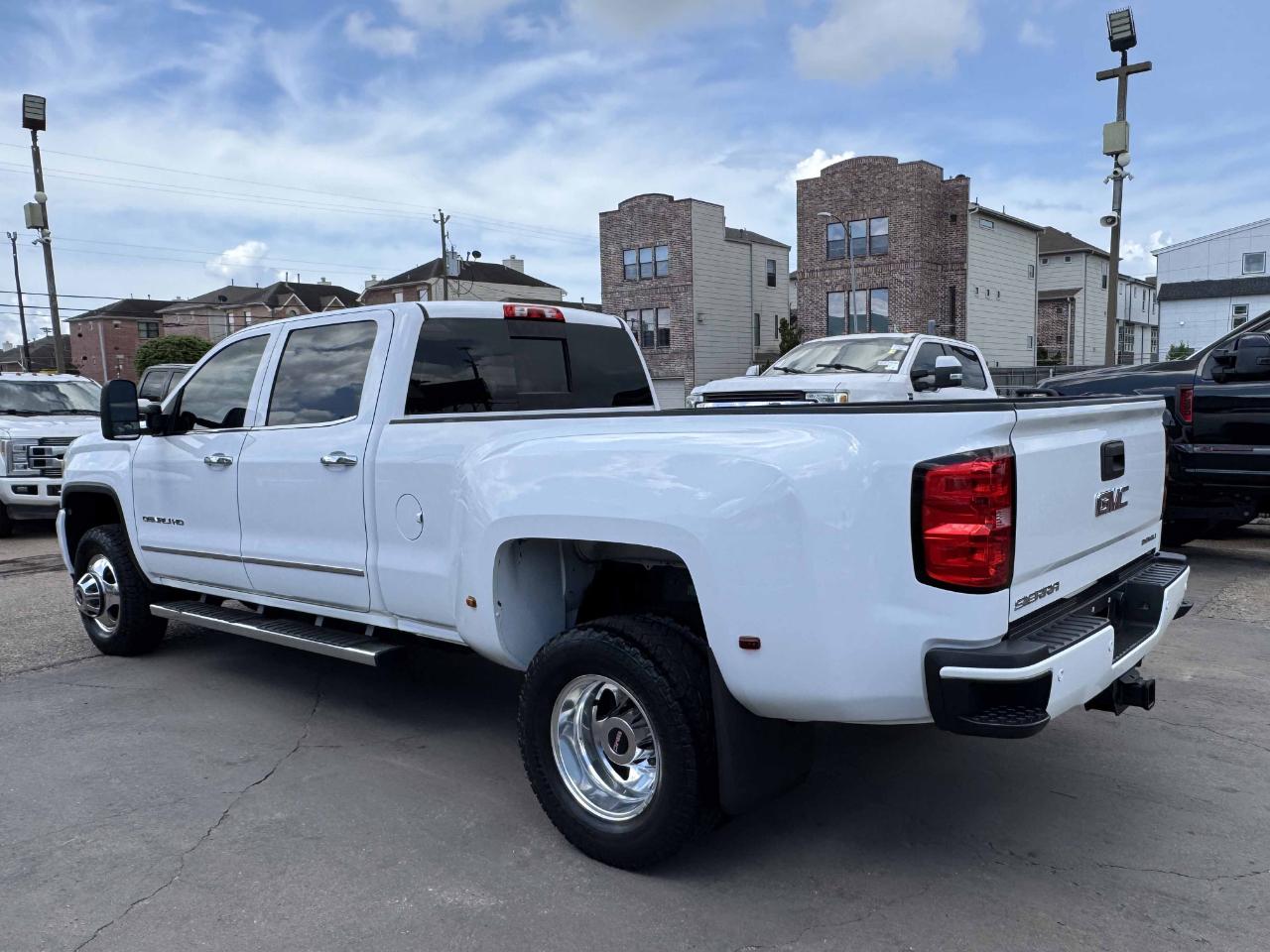 GMC Sierra 3500HD Denali Crew Cab 4WD 2015