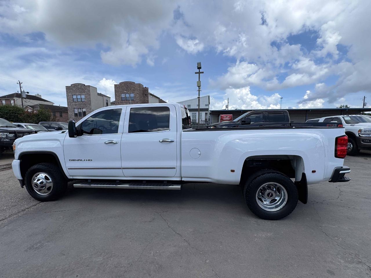 GMC Sierra 3500HD Denali Crew Cab 4WD 2015