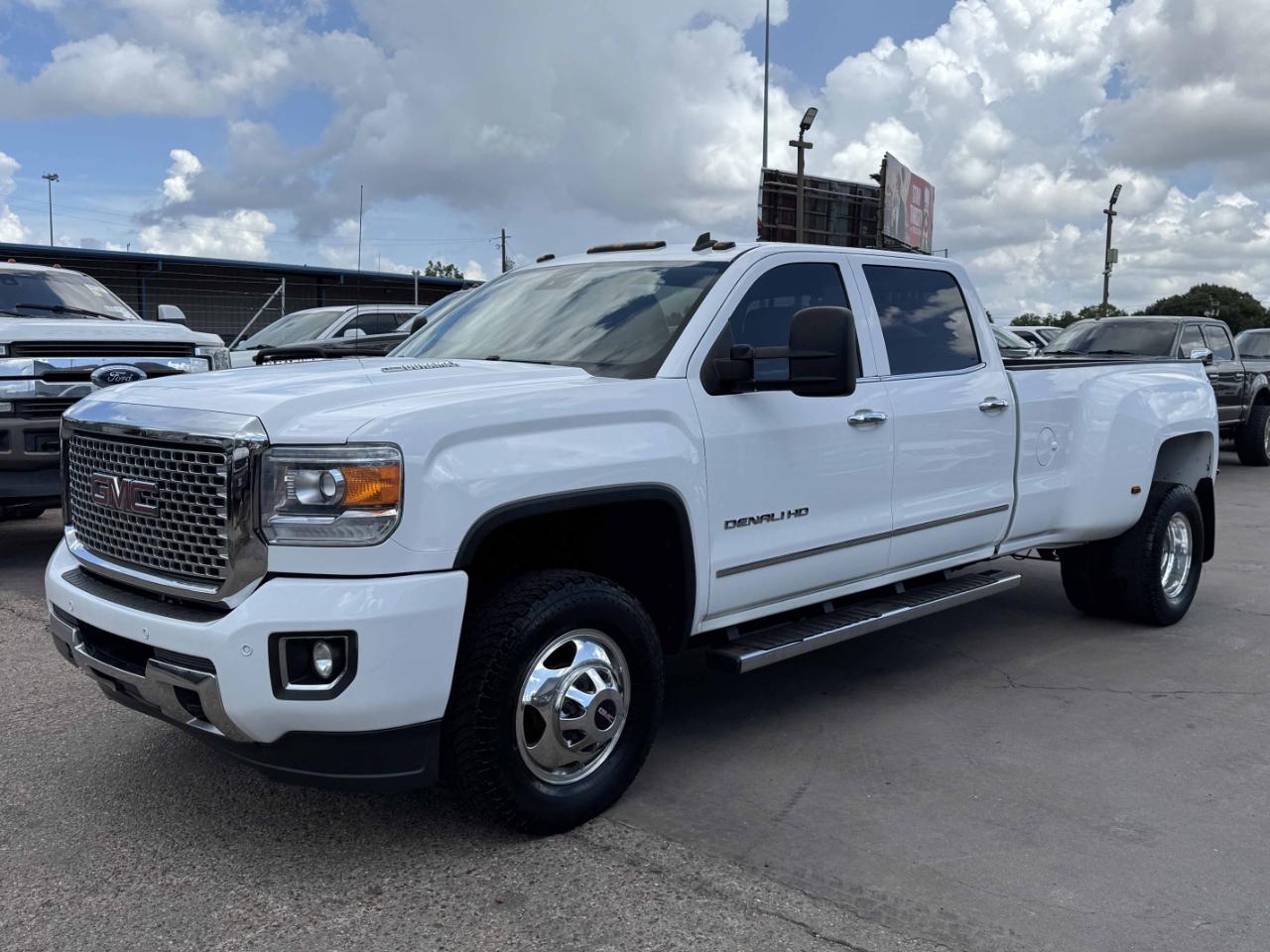 GMC Sierra 3500HD Denali Crew Cab 4WD 2015
