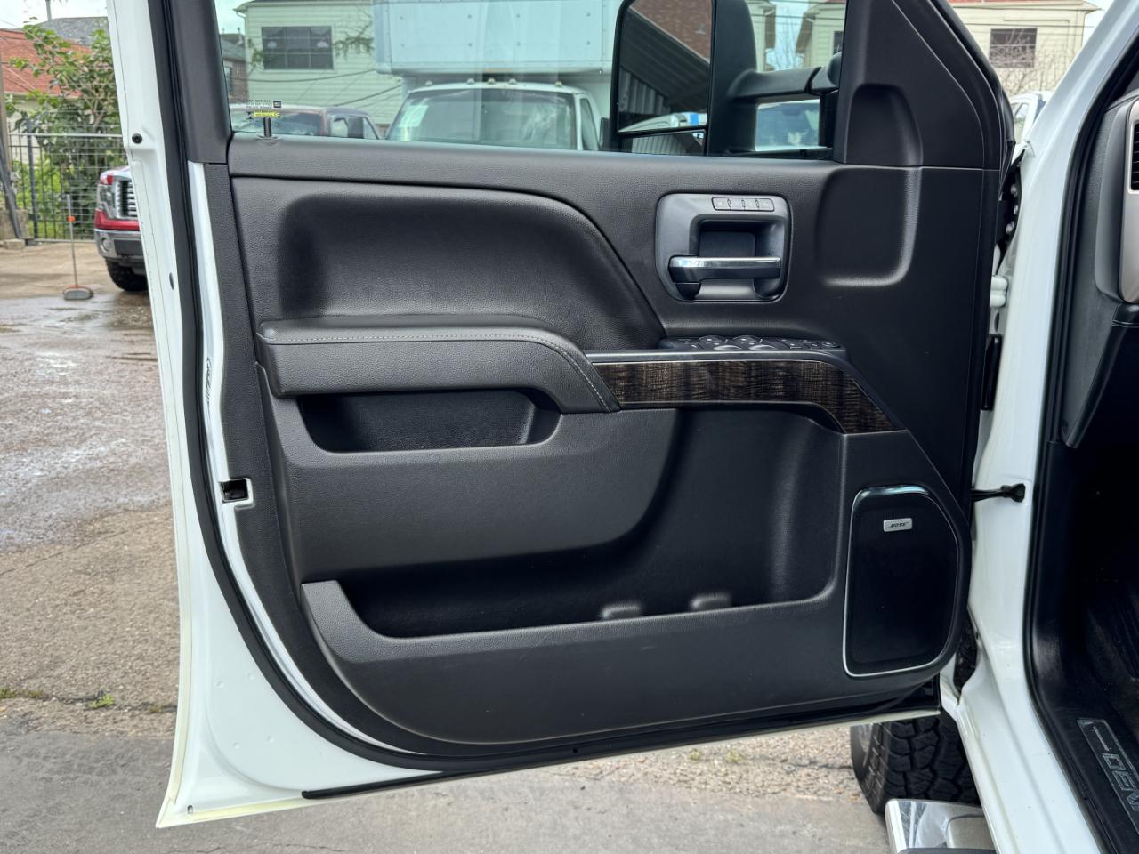 GMC Sierra 3500HD Denali Crew Cab 4WD 2015