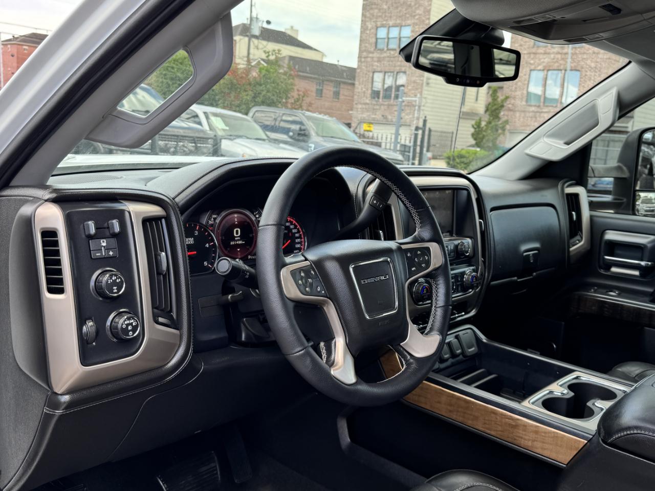 GMC Sierra 3500HD Denali Crew Cab 4WD 2015