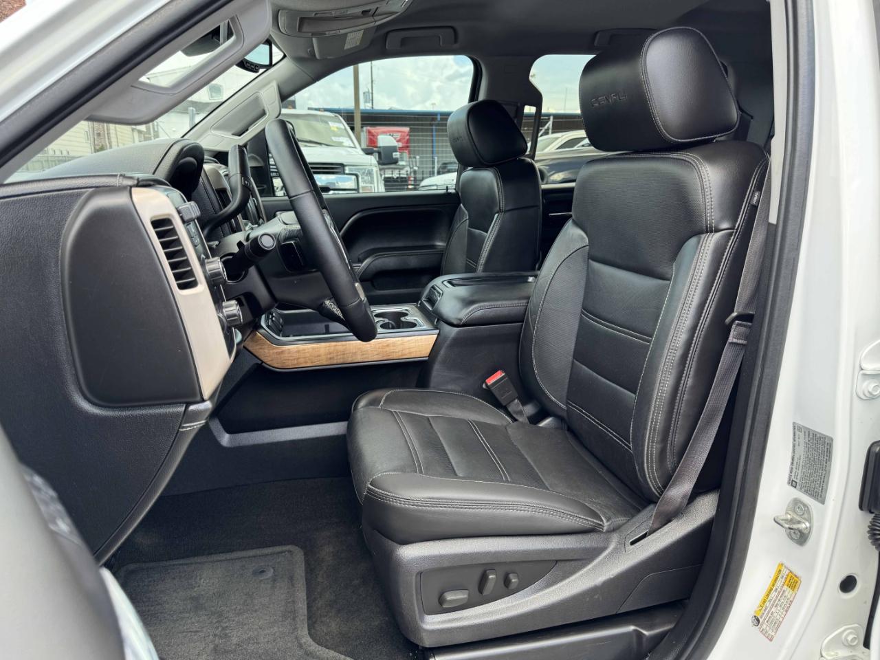 GMC Sierra 3500HD Denali Crew Cab 4WD 2015
