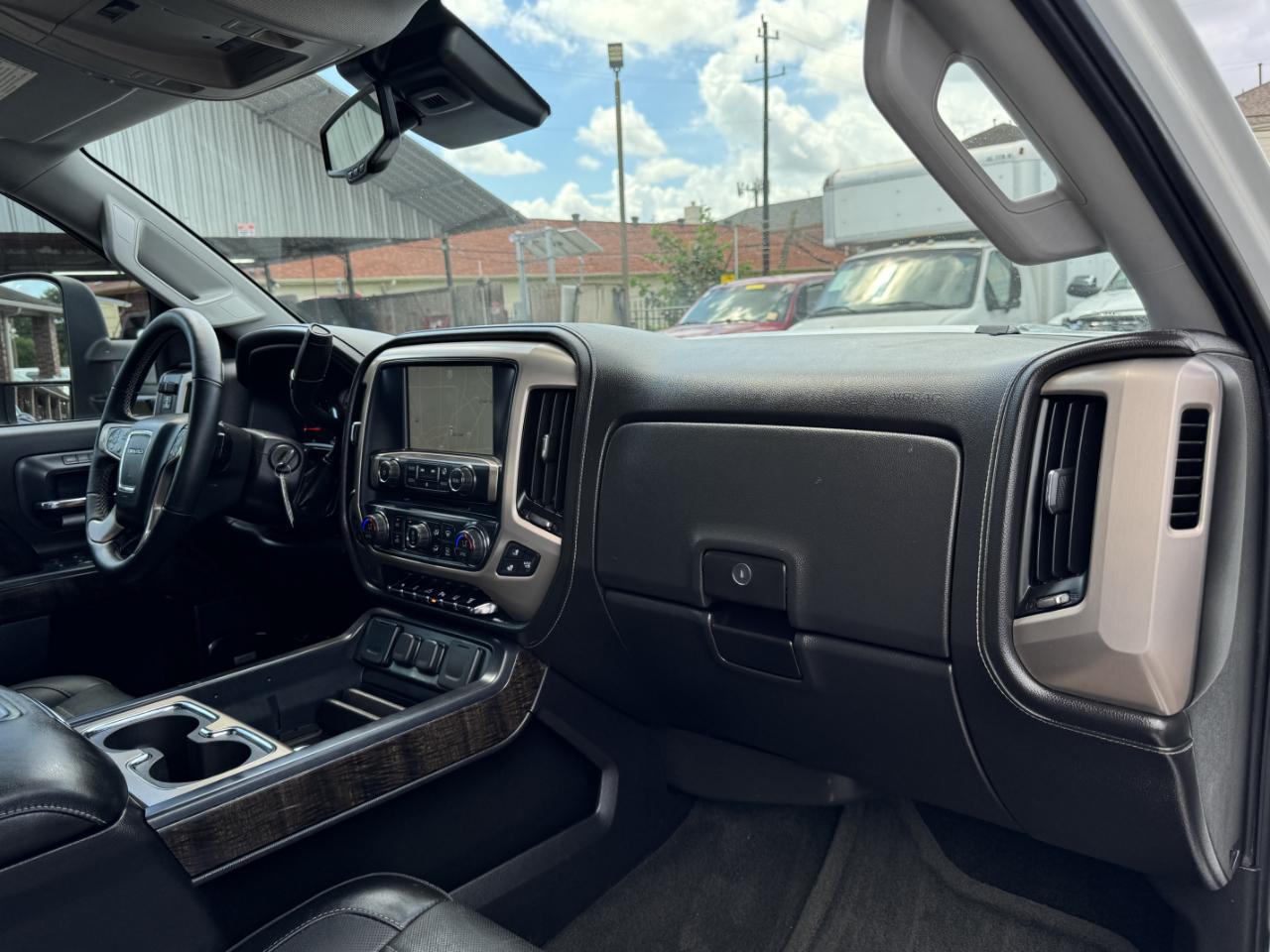 GMC Sierra 3500HD Denali Crew Cab 4WD 2015