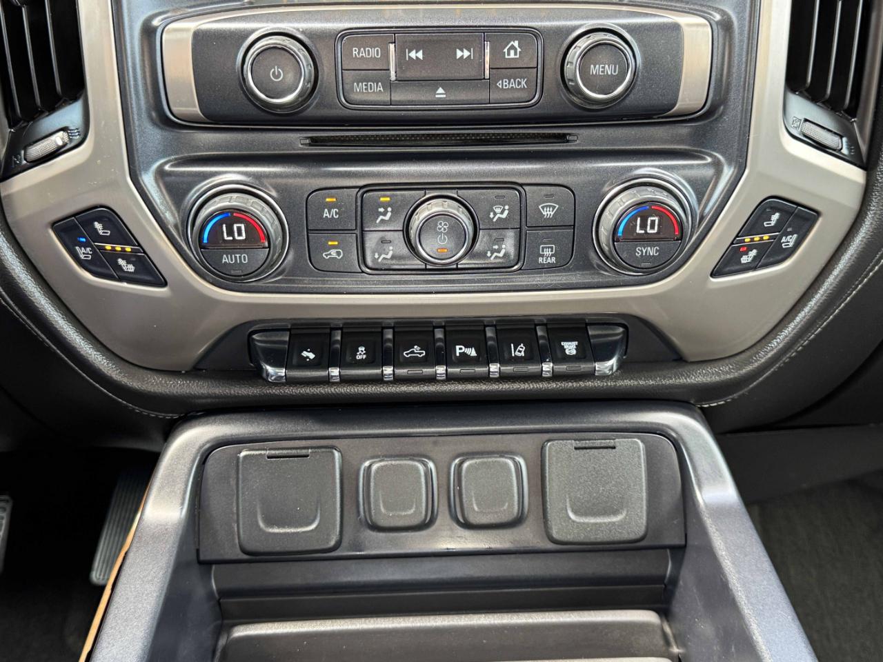 GMC Sierra 3500HD Denali Crew Cab 4WD 2015