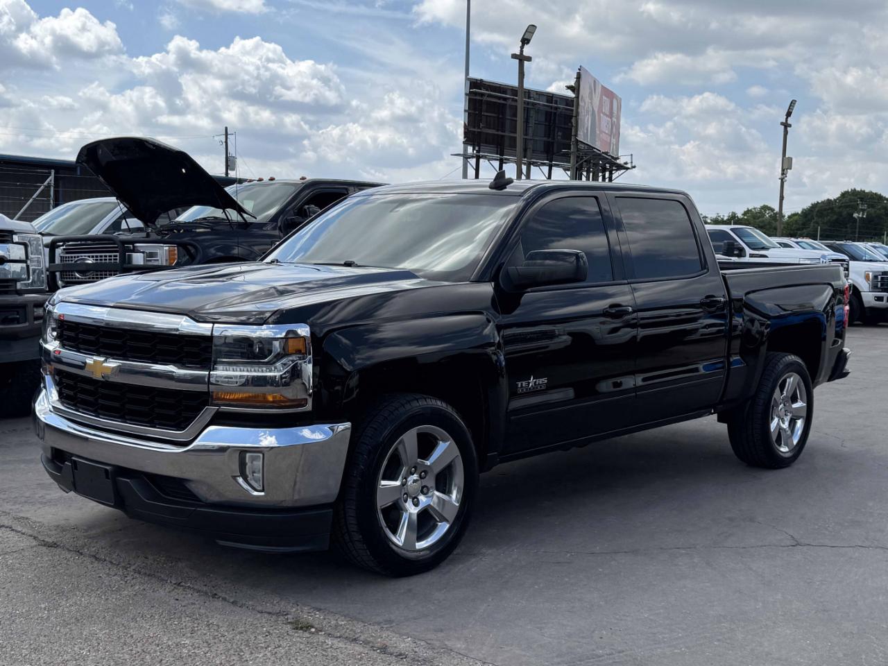 Chevrolet Silverado 1500 LT Crew Cab 2WD 2017