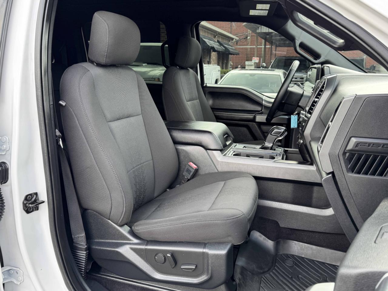 Ford F-150 XLT SuperCrew 4WD 2019