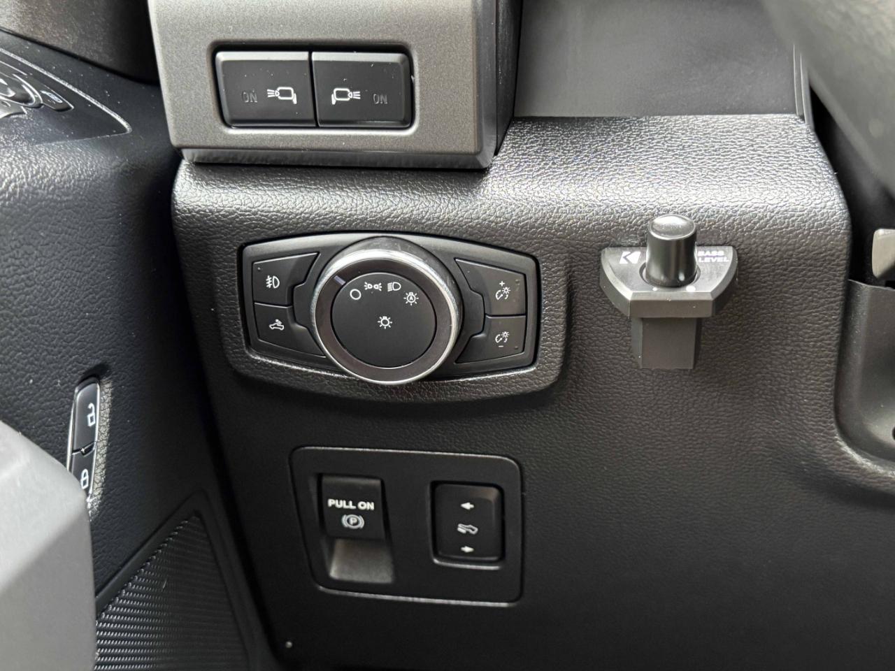 Ford F-150 XLT SuperCrew 4WD 2019