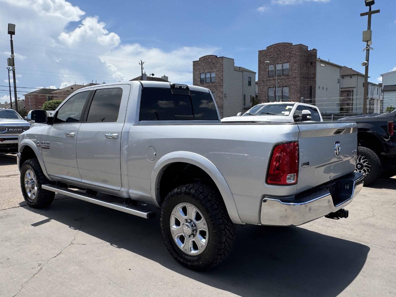 RAM 2500 Laramie Crew Cab 4WD 2016