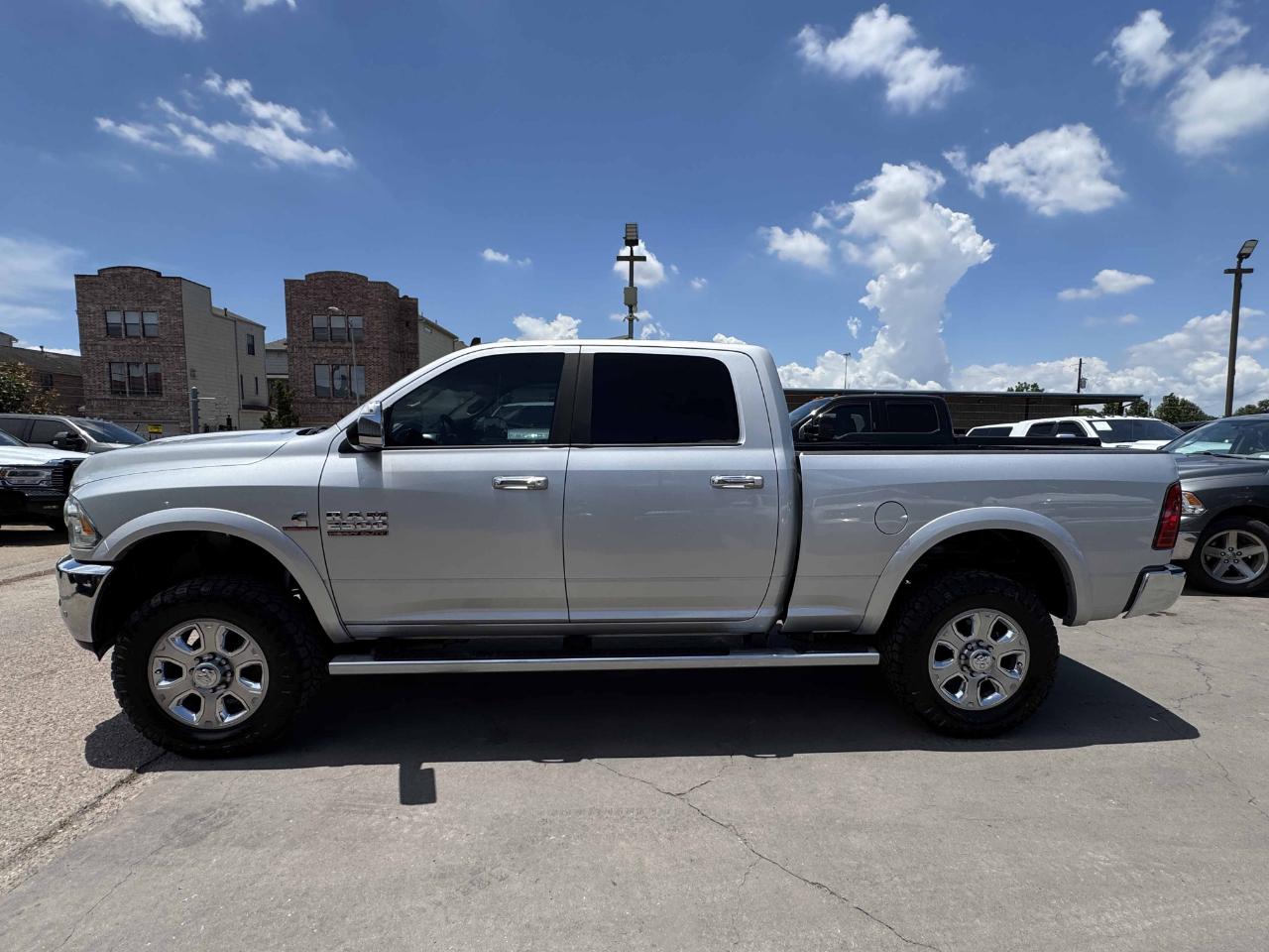 RAM 2500 Laramie Crew Cab 4WD 2016