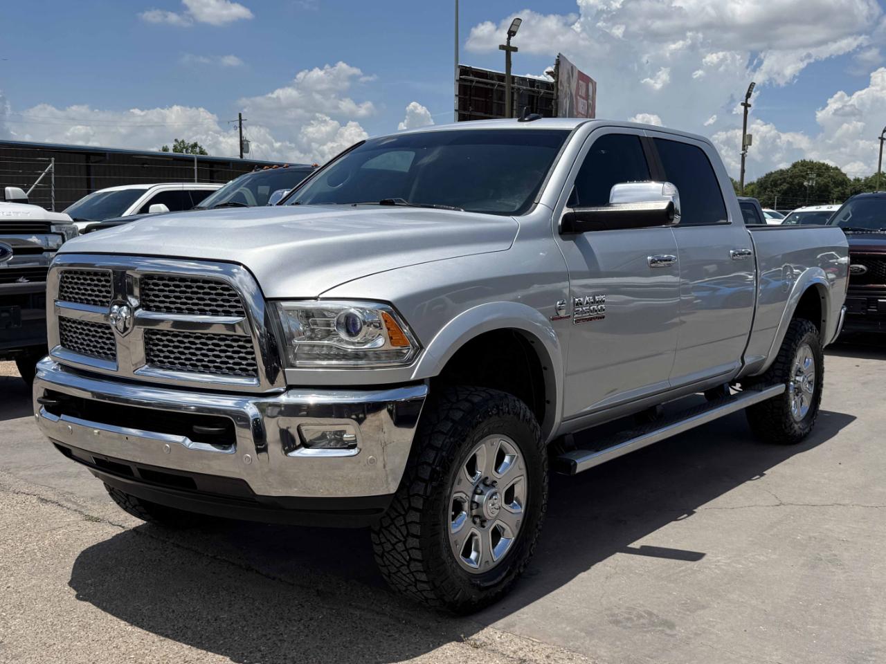 RAM 2500 Laramie Crew Cab 4WD 2016