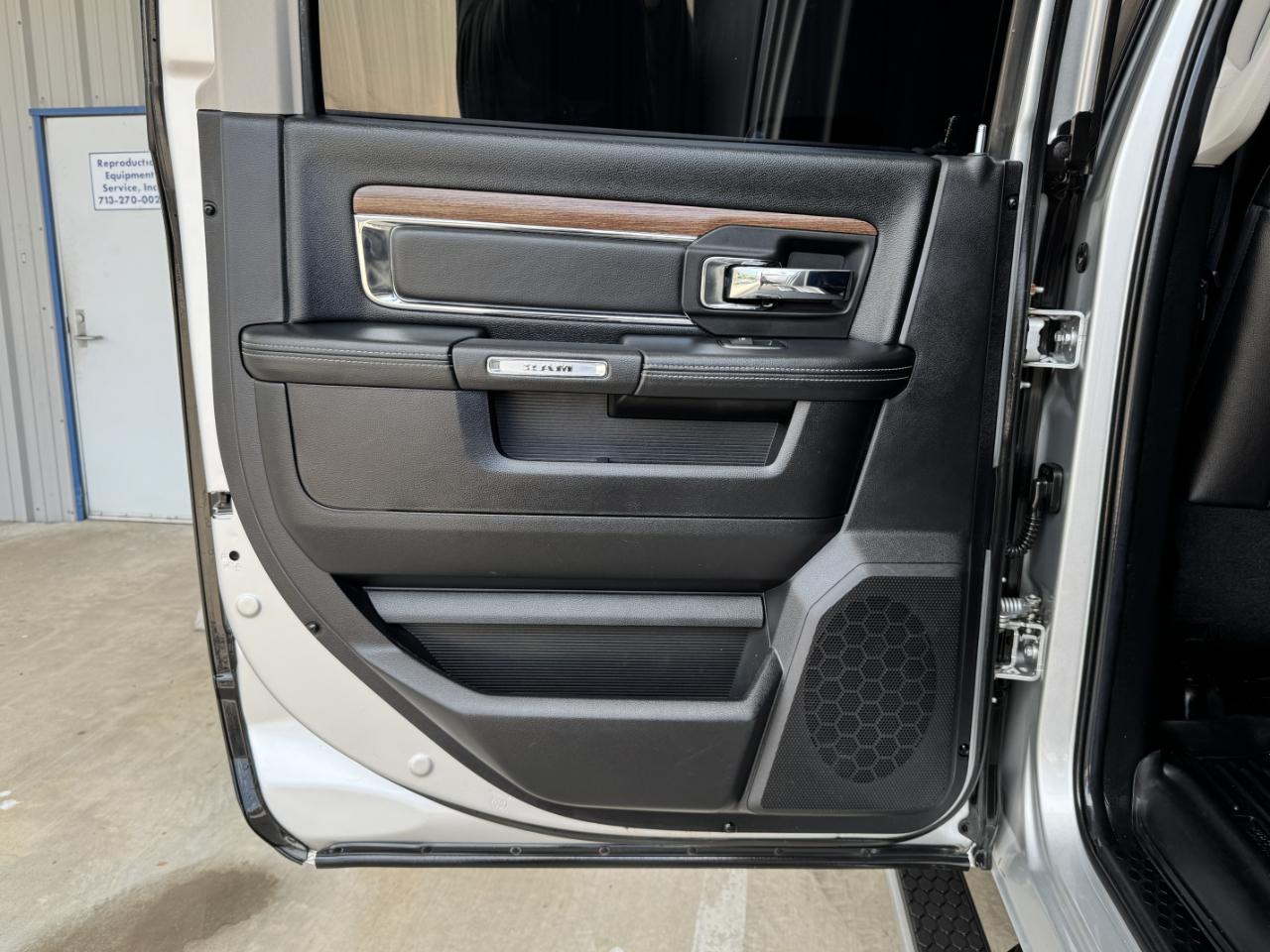 RAM 2500 Laramie Crew Cab 4WD 2016