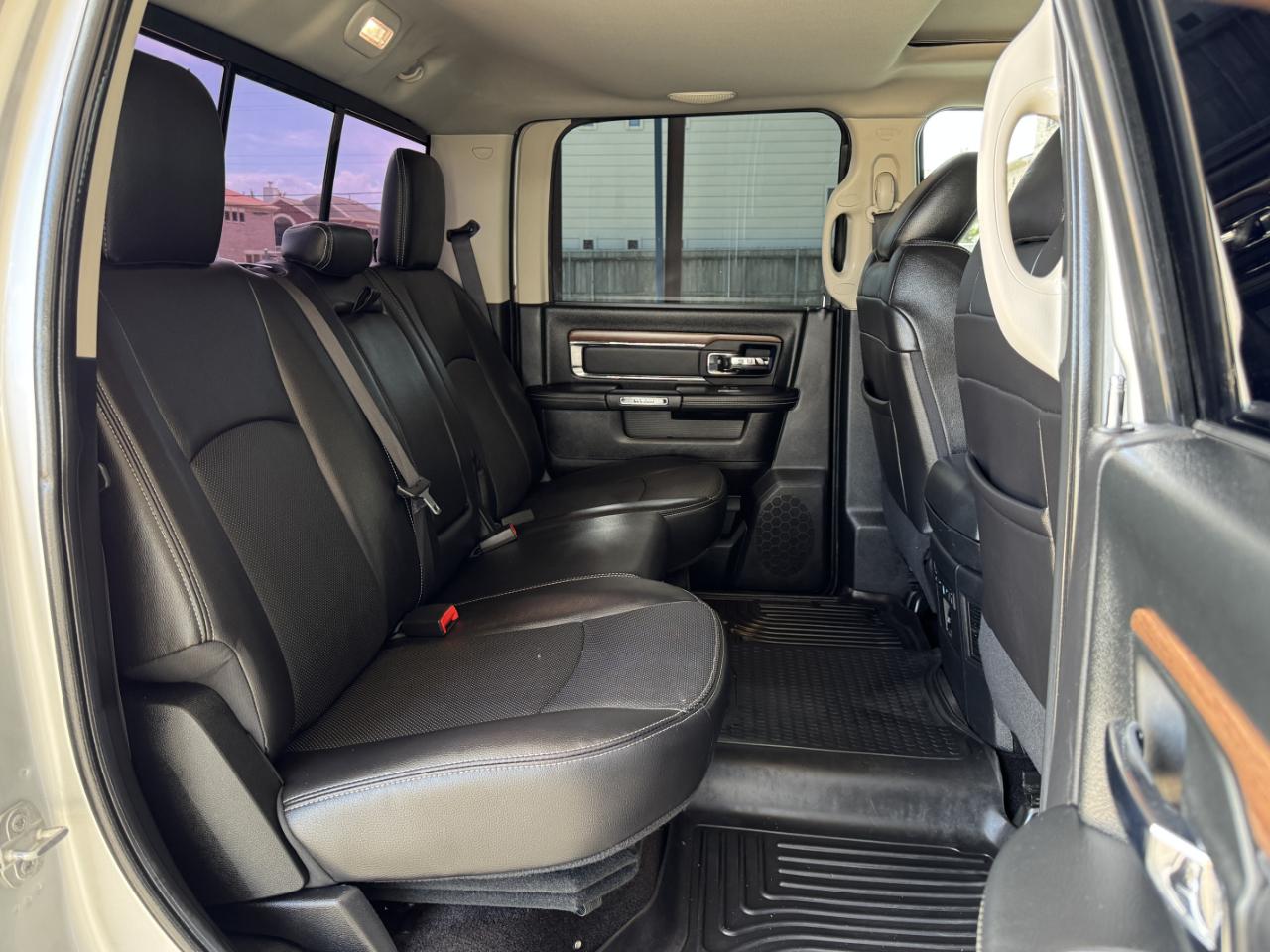 RAM 2500 Laramie Crew Cab 4WD 2016