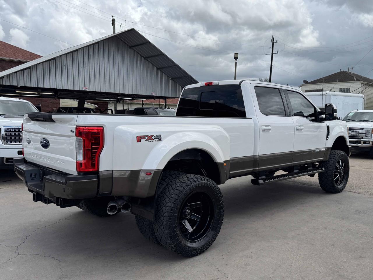 Ford Super Duty F-350 DRW  2017