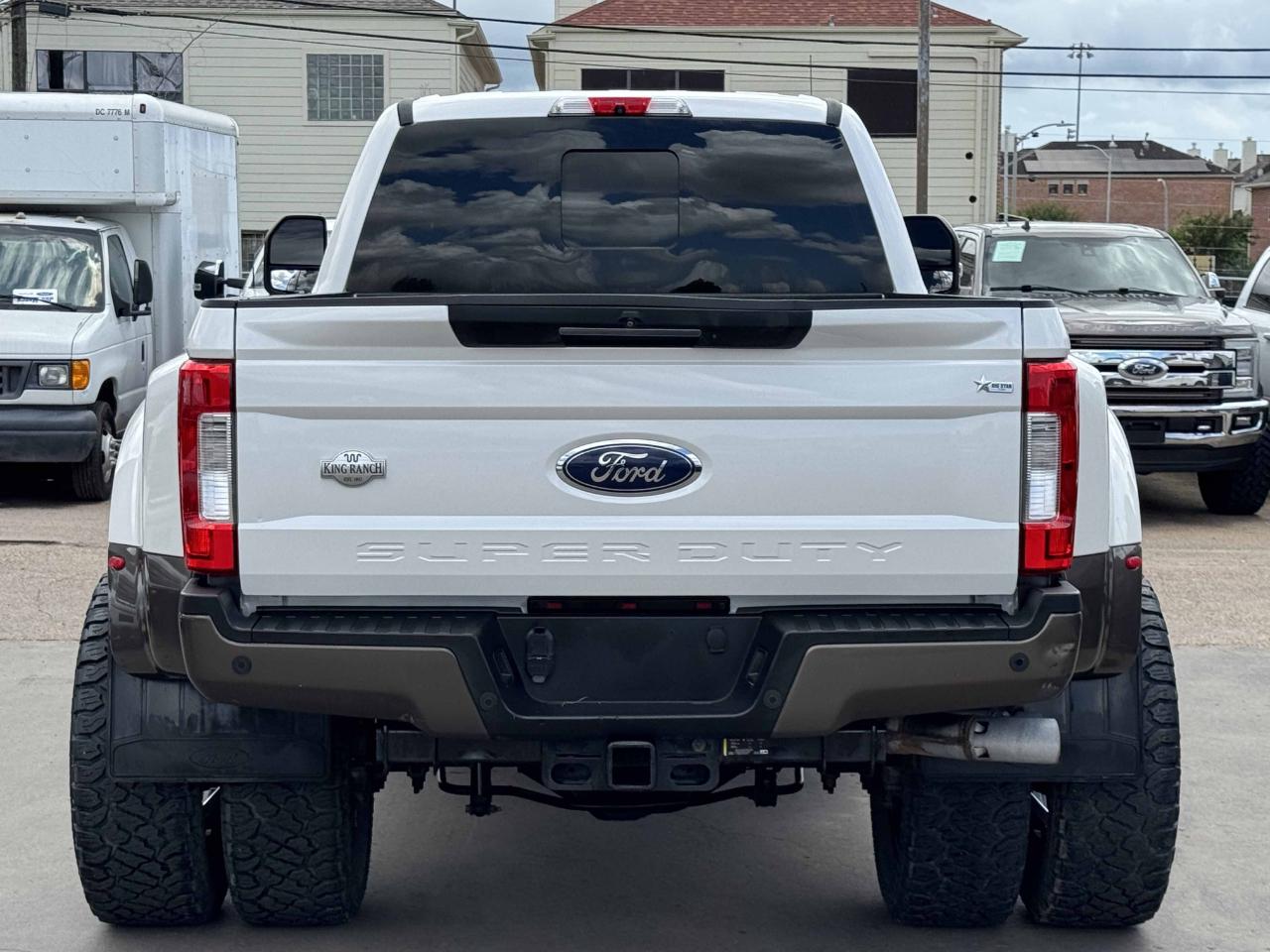 Ford Super Duty F-350 DRW  2017