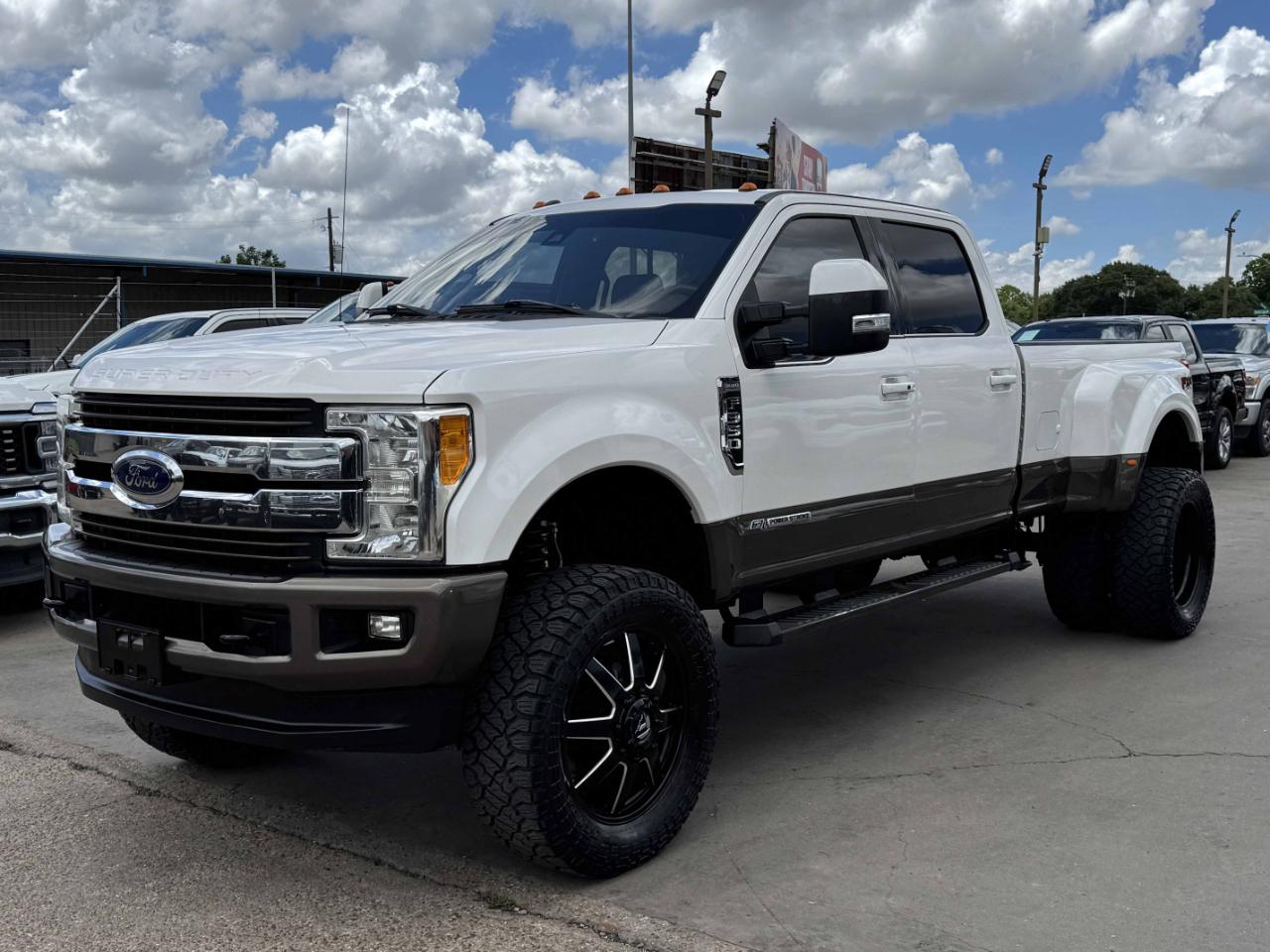 Ford Super Duty F-350 DRW  2017