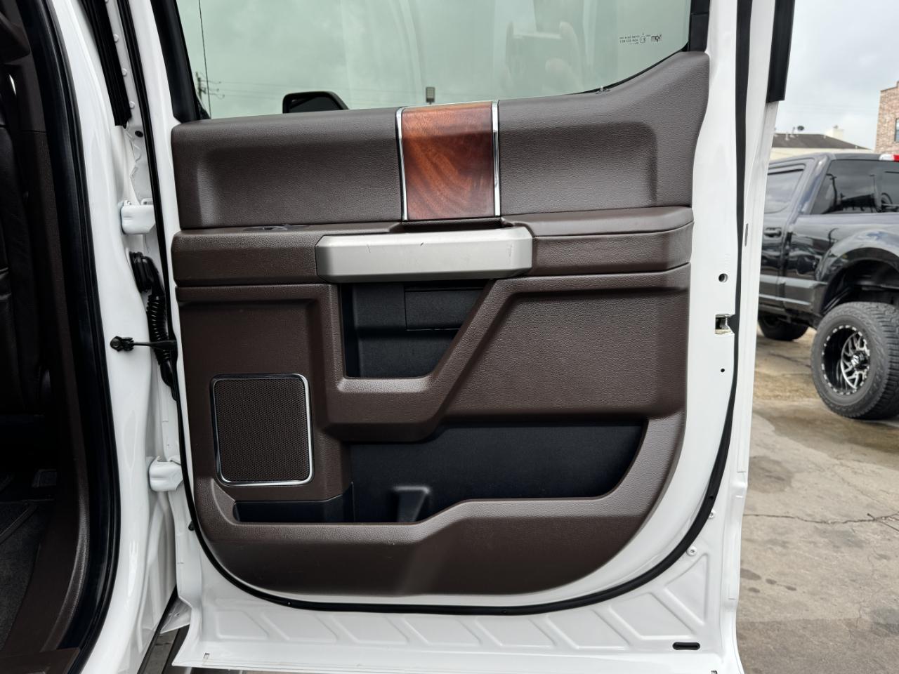 Ford Super Duty F-350 DRW  2017