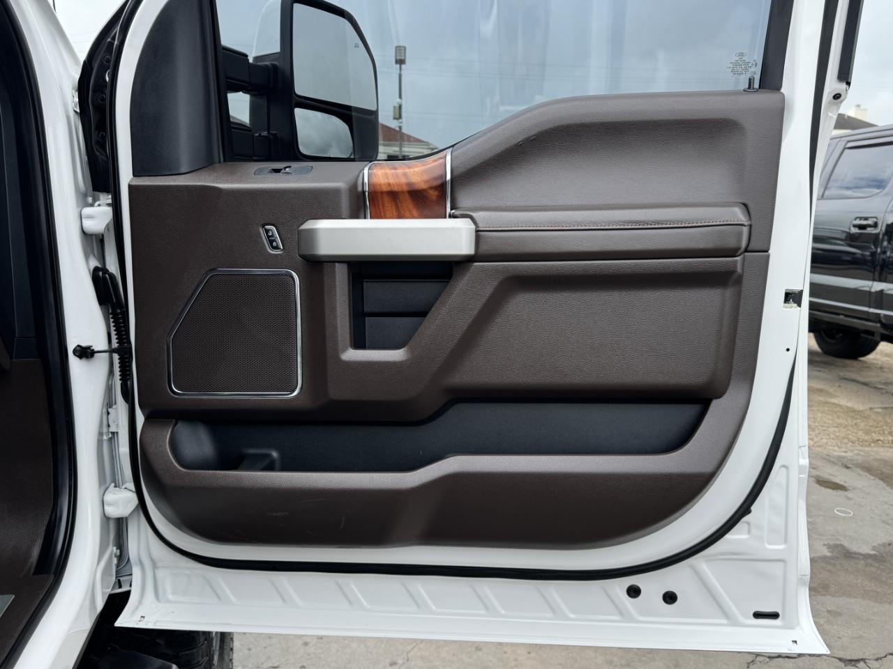 Ford Super Duty F-350 DRW  2017