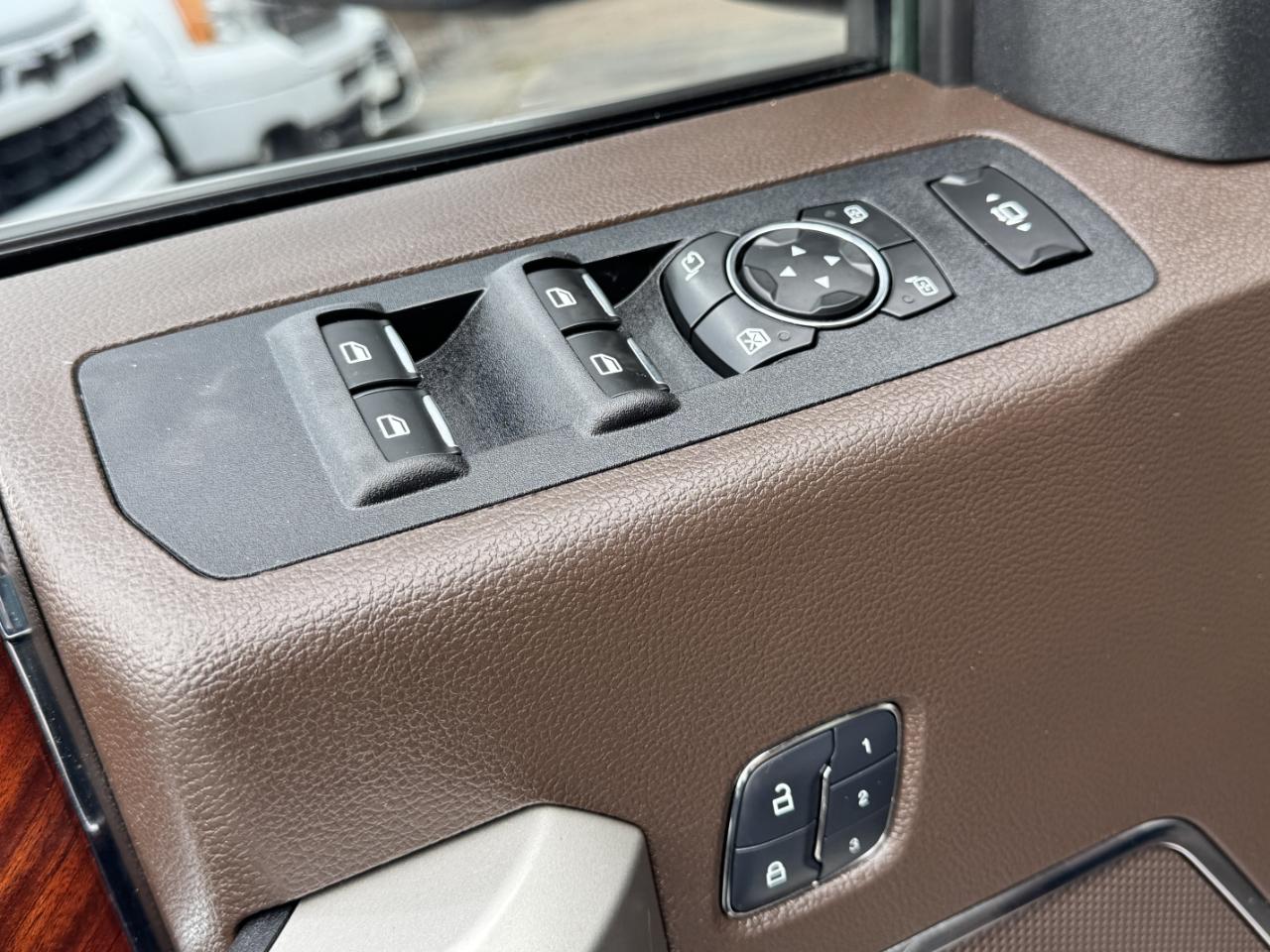 Ford Super Duty F-350 DRW  2017
