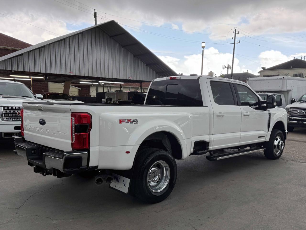 Ford Super Duty F-350 DRW  2024