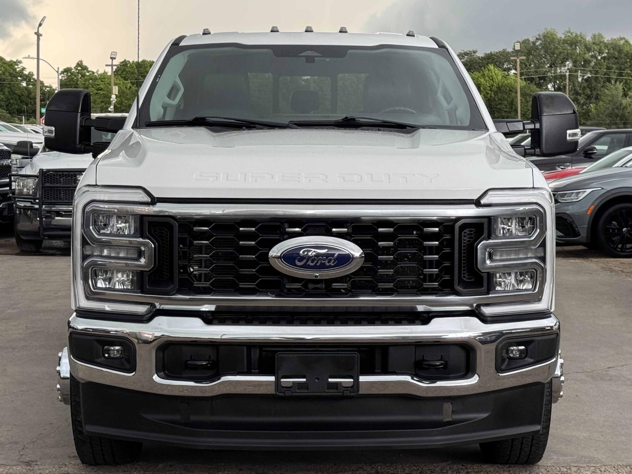 Ford Super Duty F-350 DRW  2024
