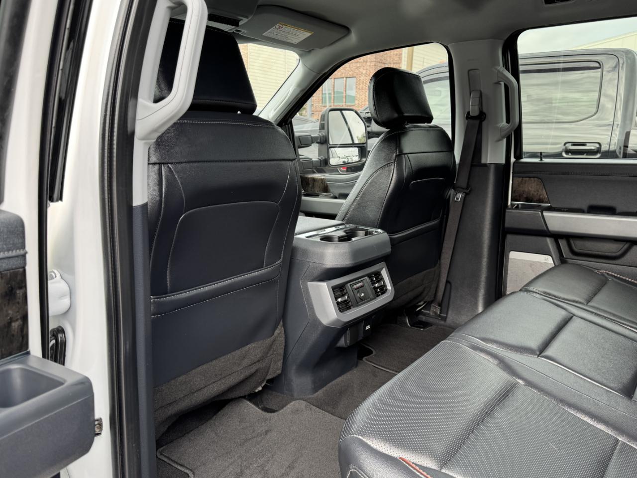 Ford Super Duty F-350 DRW  2024