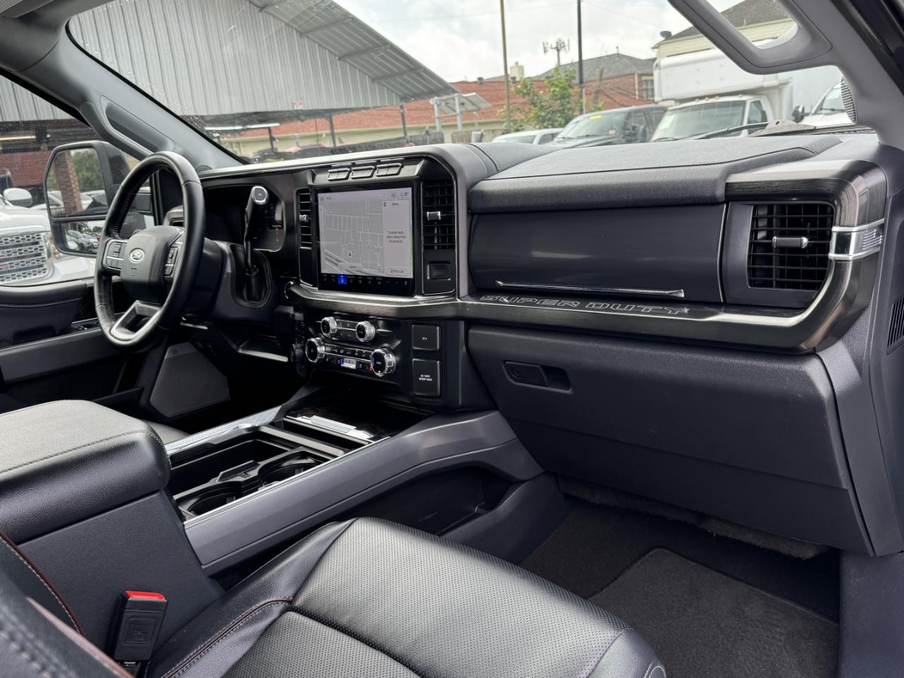 Ford Super Duty F-350 DRW  2024