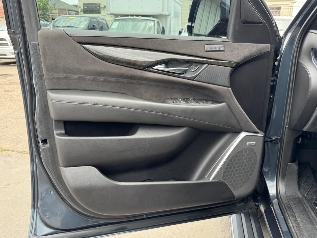 Cadillac Escalade ESV  2019