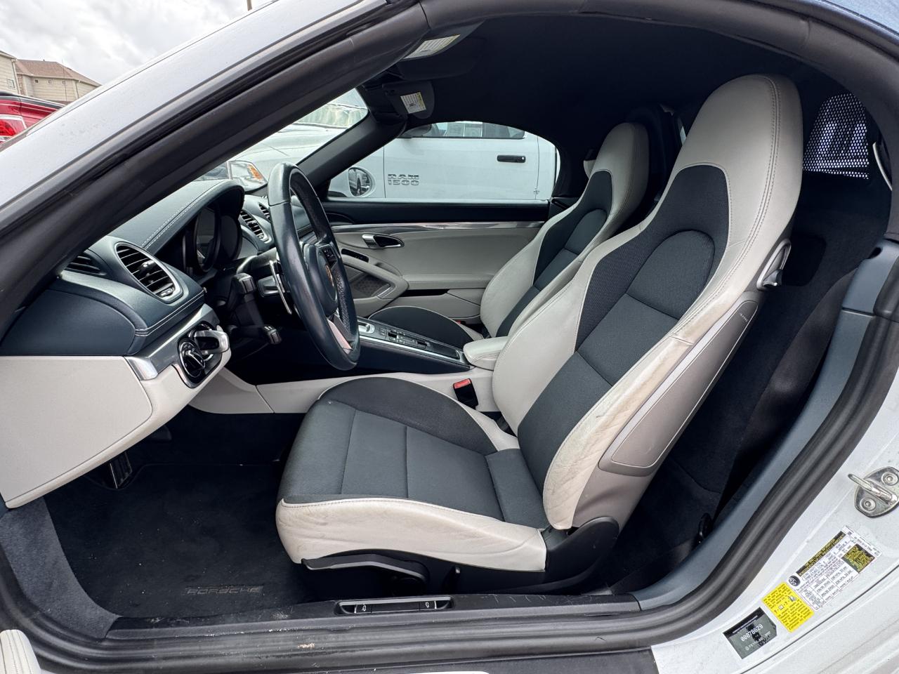 Porsche 718 Boxster  2017