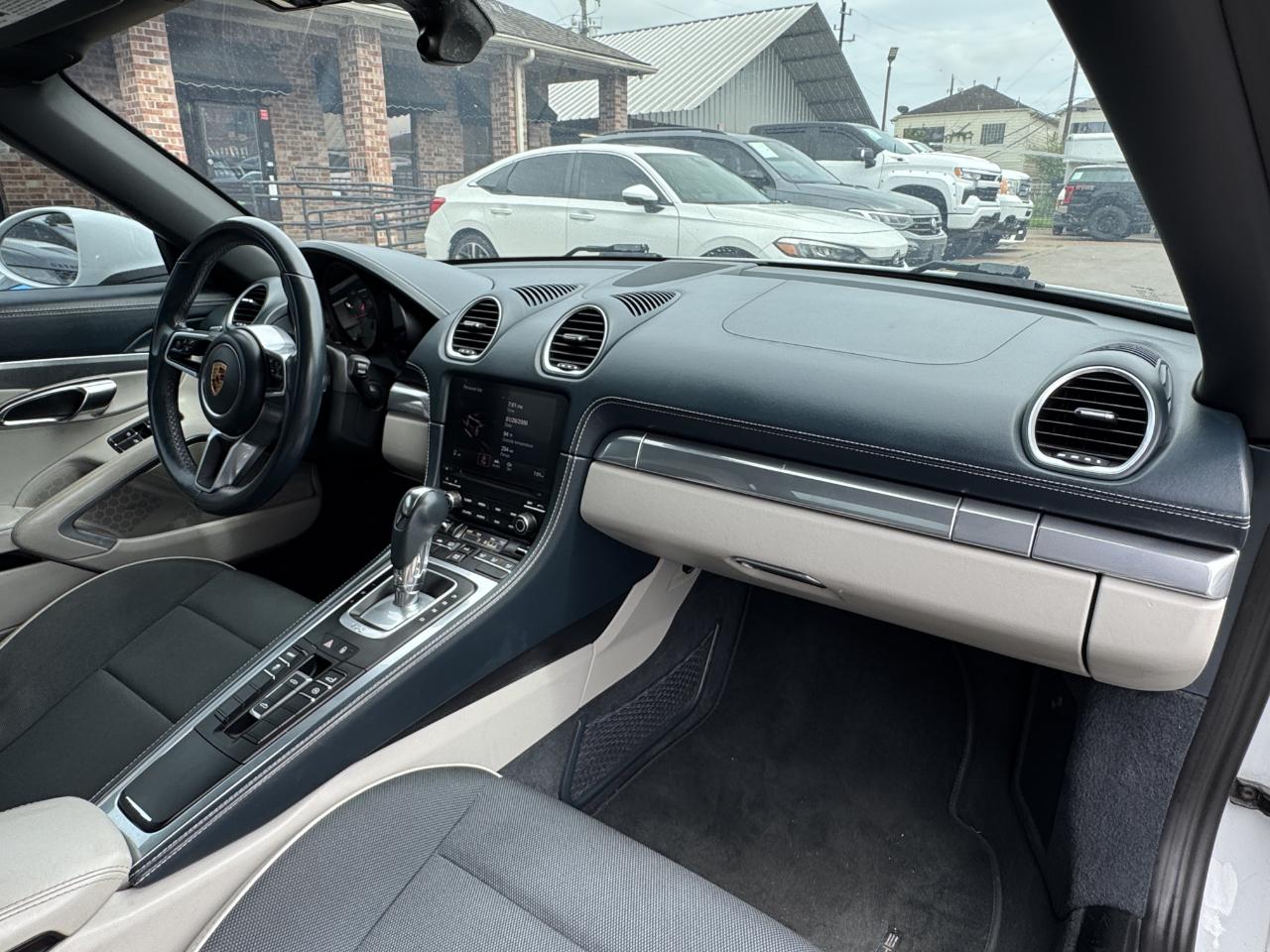 Porsche 718 Boxster  2017