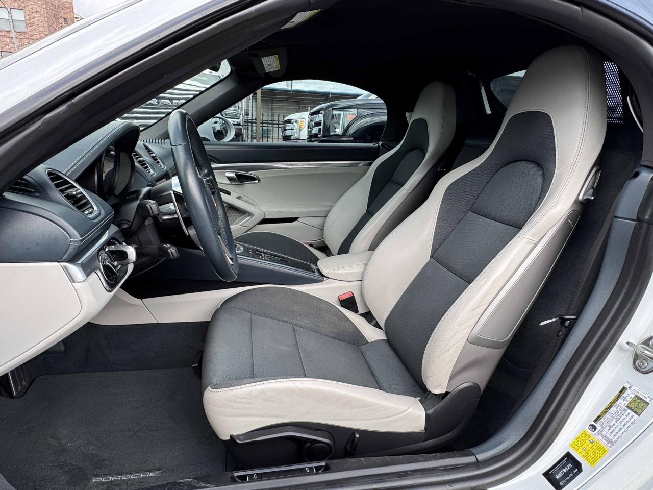 Porsche 718 Boxster  2017