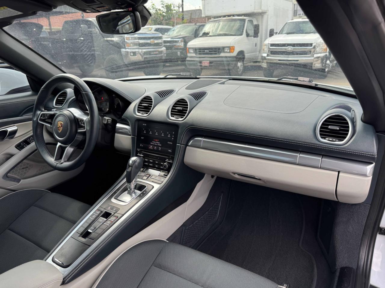 Porsche 718 Boxster  2017