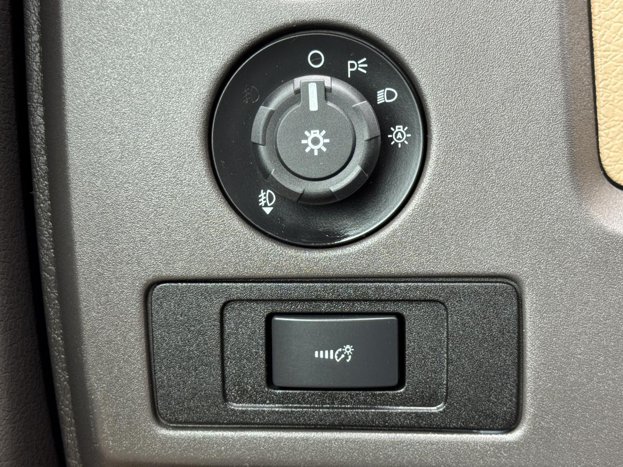 Ford F-150 XLT SuperCrew 2WD 2011