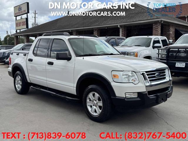 White 2010 Ford Explorer Sport Trac XLT Pickup Truck 4X2 5-Speed Automatic