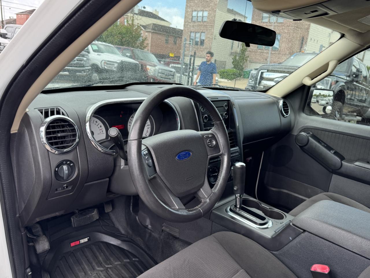 Ford Explorer Sport Trac XLT 2WD 2010