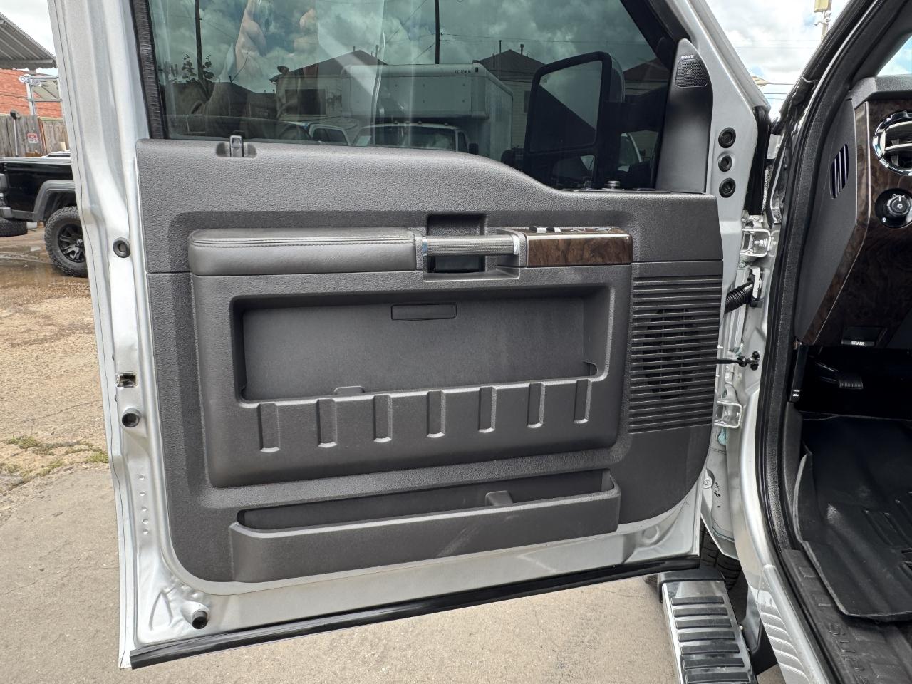 Ford Super Duty F-350 SRW  2015