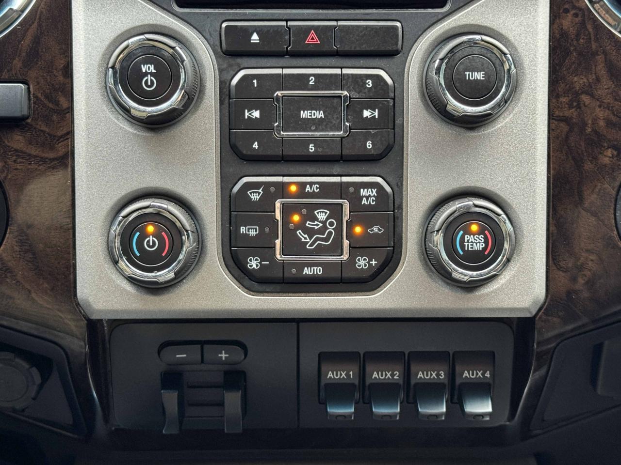 Ford Super Duty F-350 SRW  2015