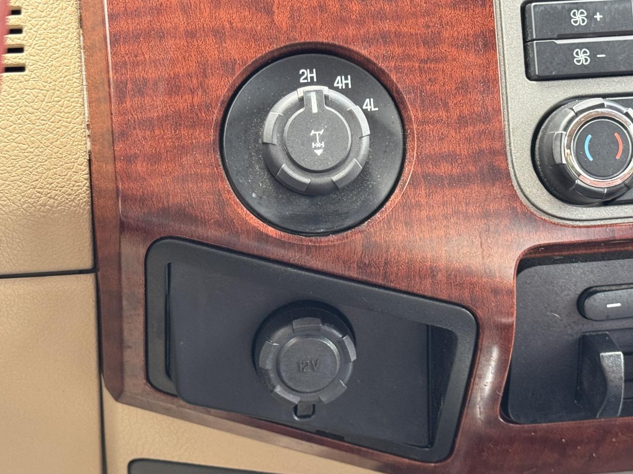 Ford Super Duty F-250 SRW  2012