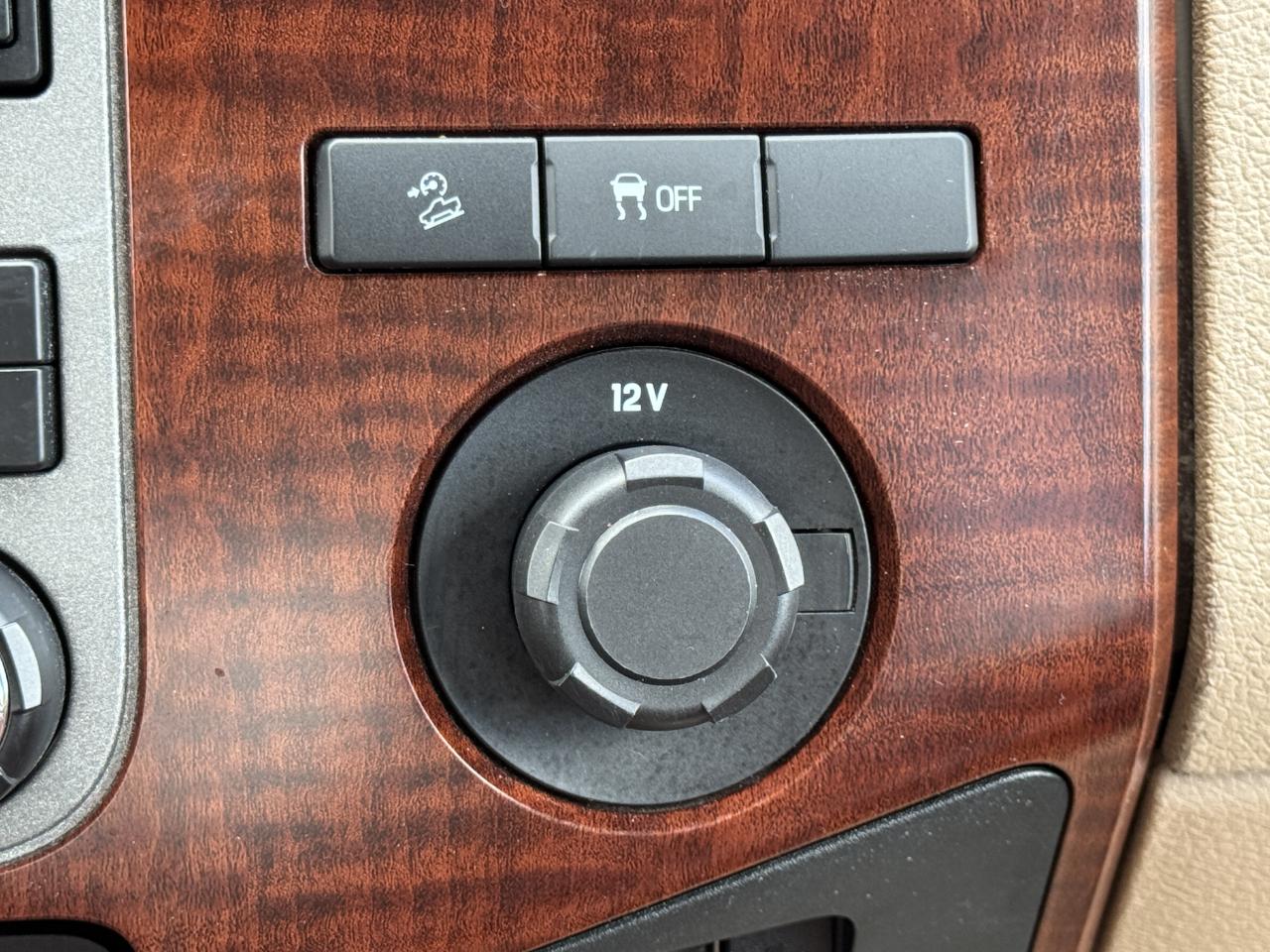 Ford Super Duty F-250 SRW  2012