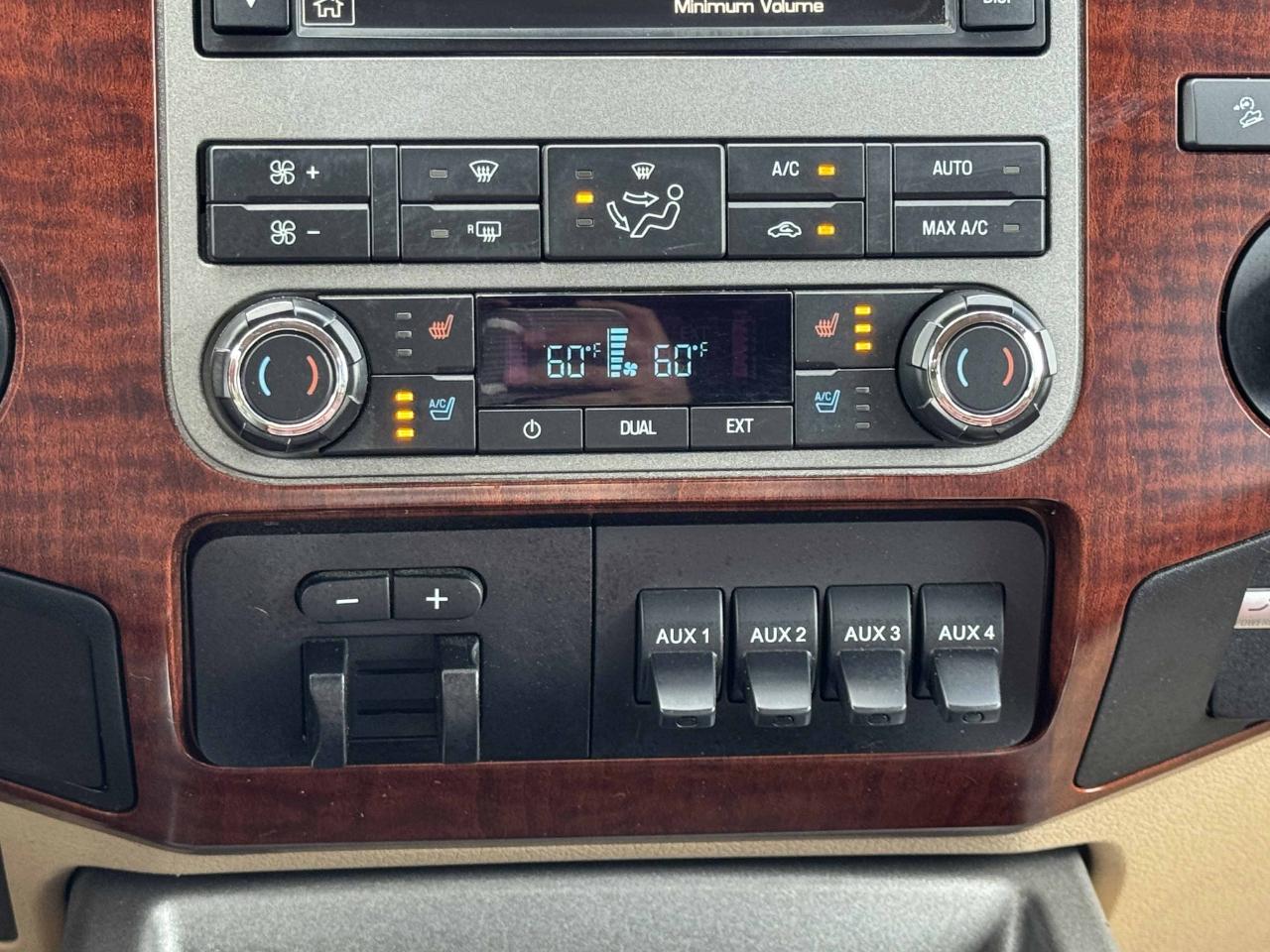 Ford Super Duty F-250 SRW  2012