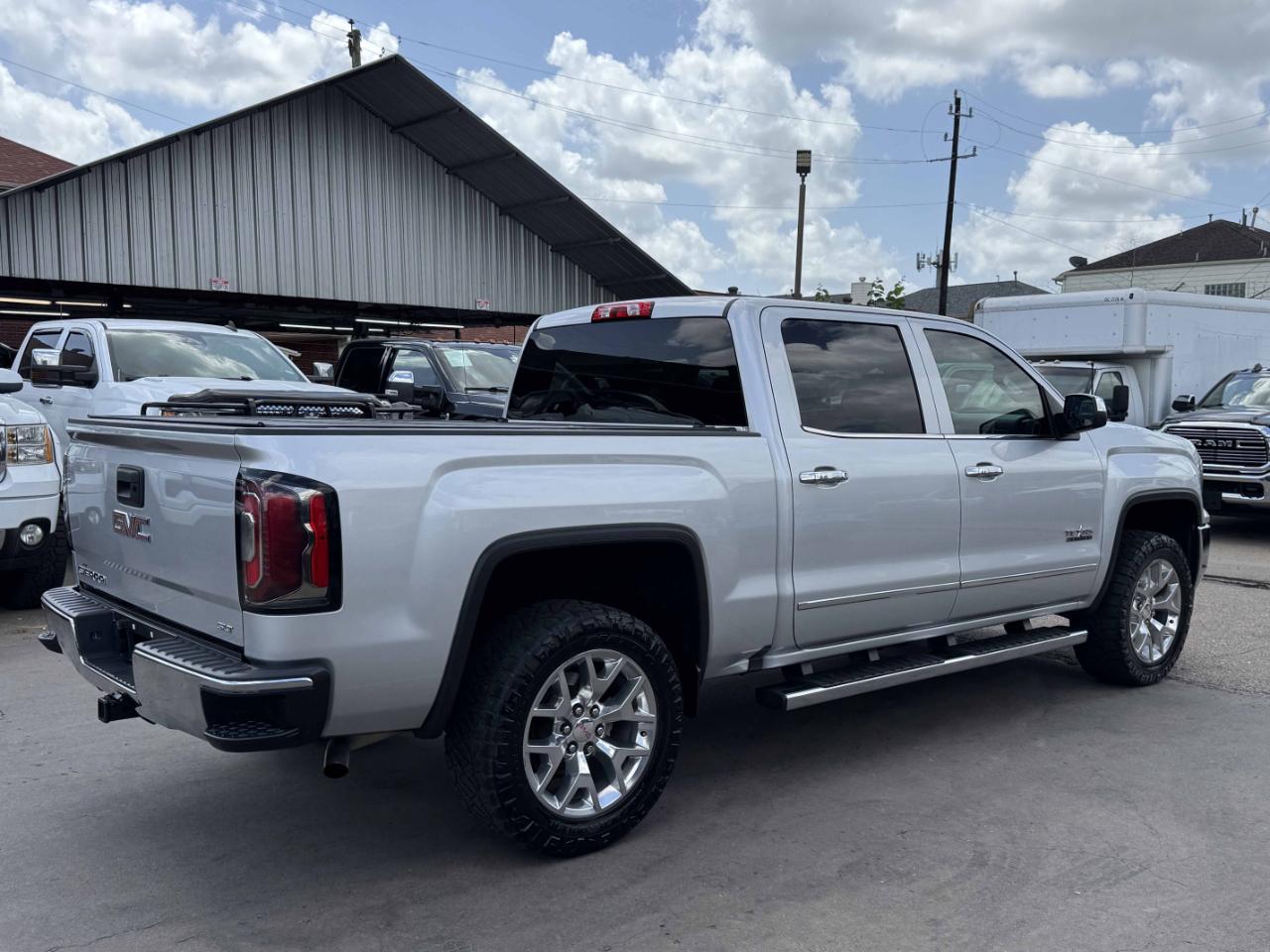 GMC Sierra 1500 SLT Crew Cab 2WD 2018