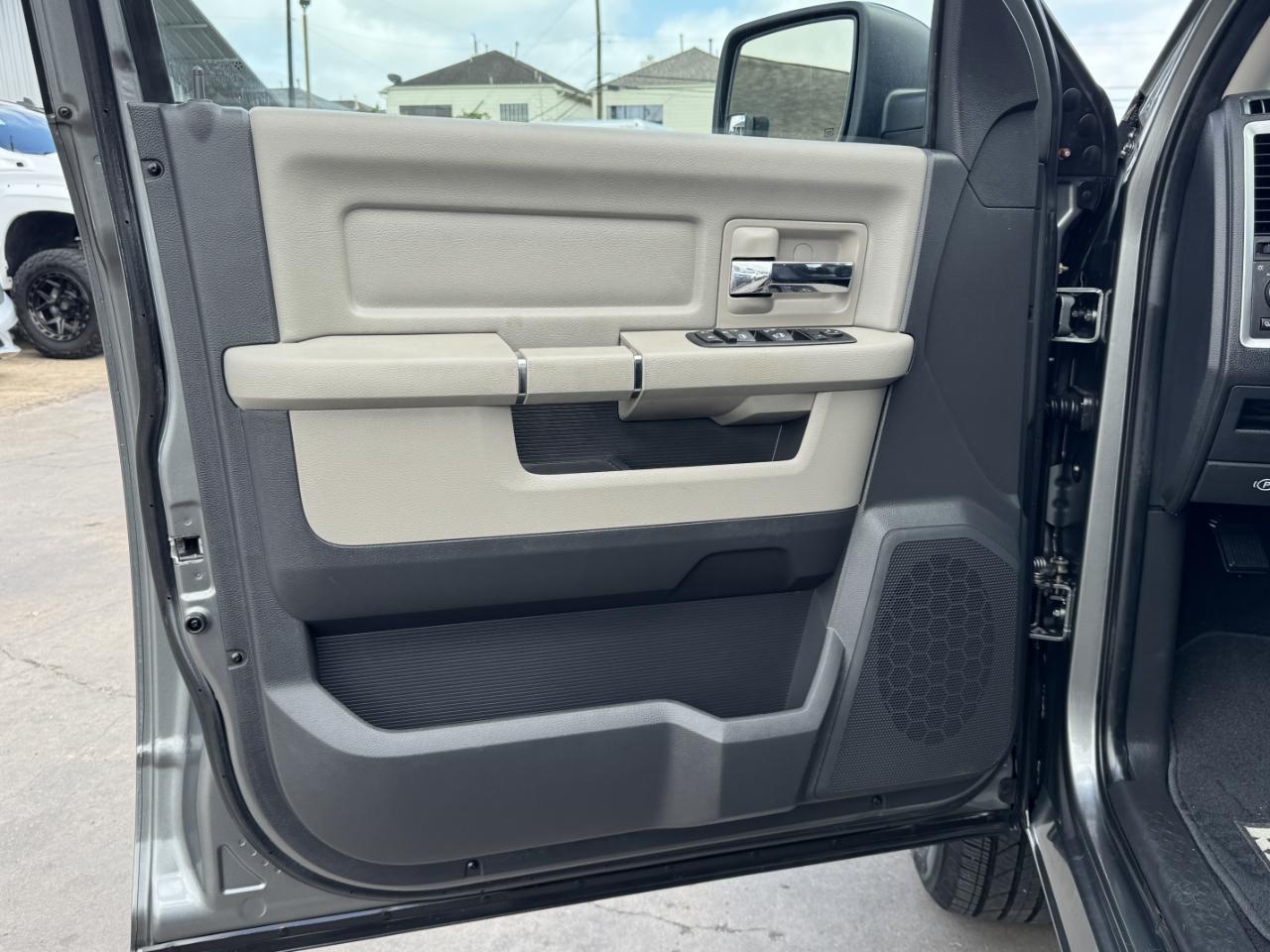 RAM 1500 ST Quad Cab 2WD 2011