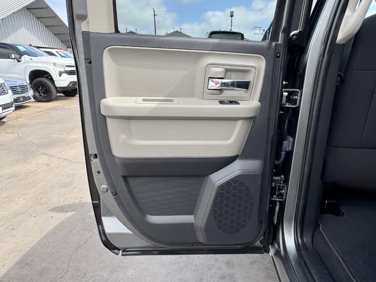 RAM 1500 ST Quad Cab 2WD 2011