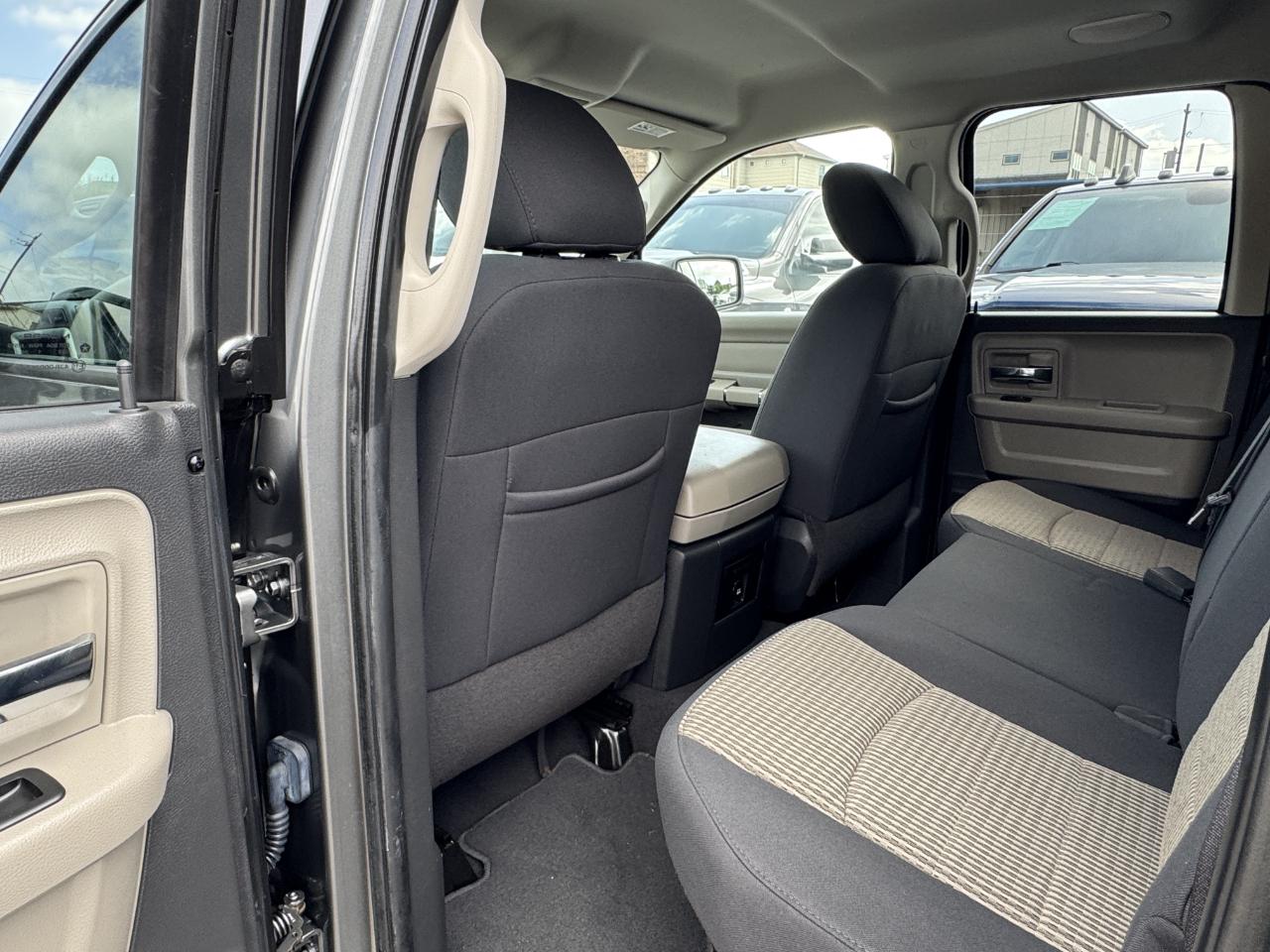 RAM 1500 ST Quad Cab 2WD 2011